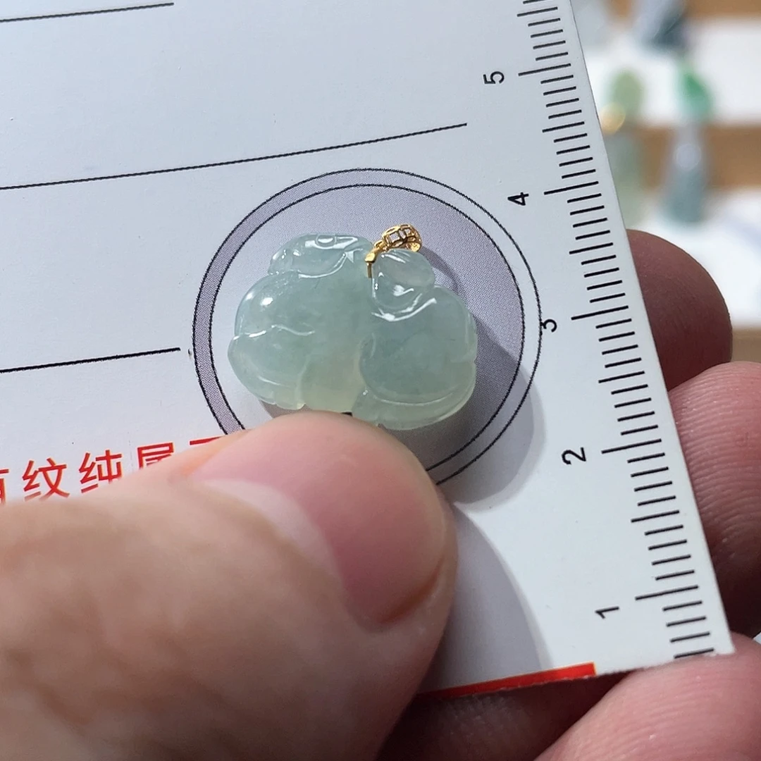 翡翠18K金镶嵌颈饰天然缅甸翡翠马牌