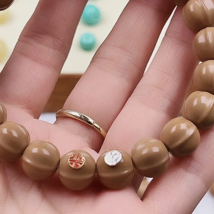 猴头核桃吊坠穷*瑟鲨鱼