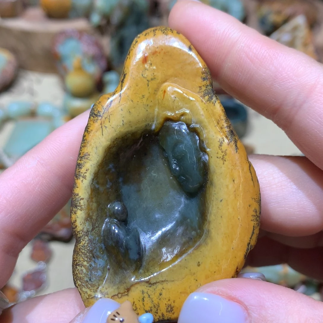 岫岩河磨玉（透闪石质玉）挂件未镶嵌胡***?