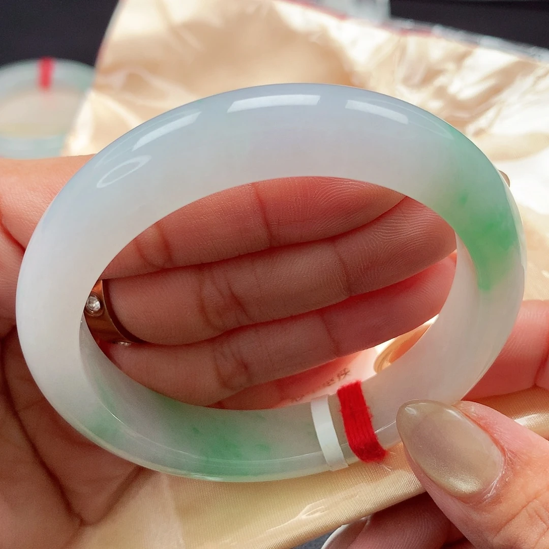 翡翠手镯未镶嵌冰润飘绿白底青5657 31号