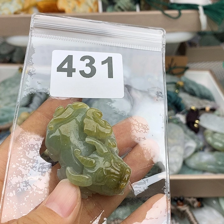 翡翠颈饰未镶嵌史**浩翡翠