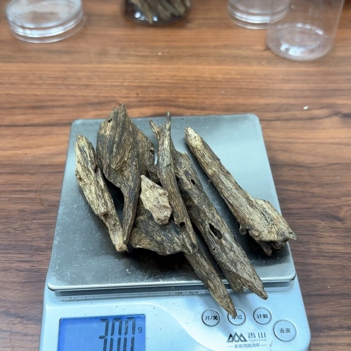 沉香碎屑沉香国香奇楠沉香虫漏30g