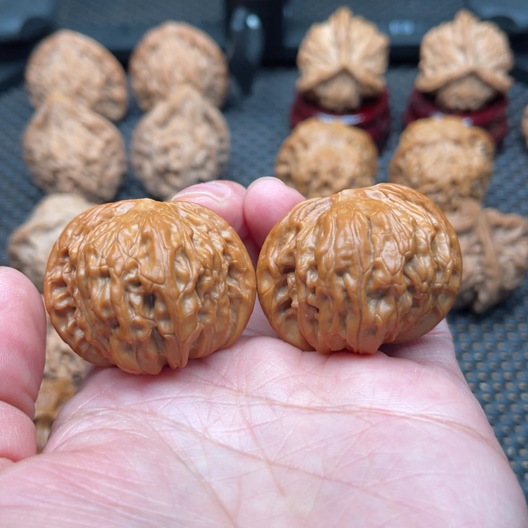 小***）文玩核桃吊坠磨盘