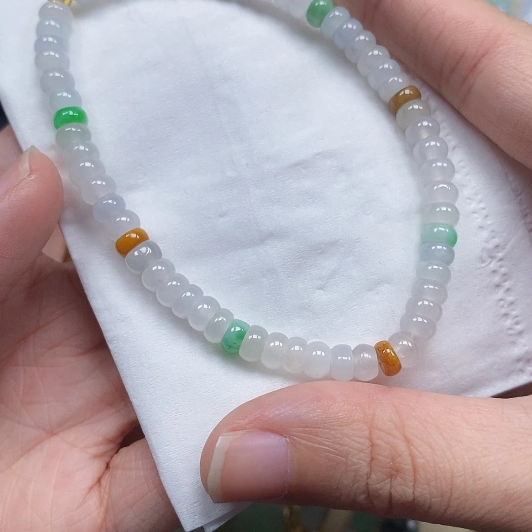 翡翠未镶嵌颈饰闪