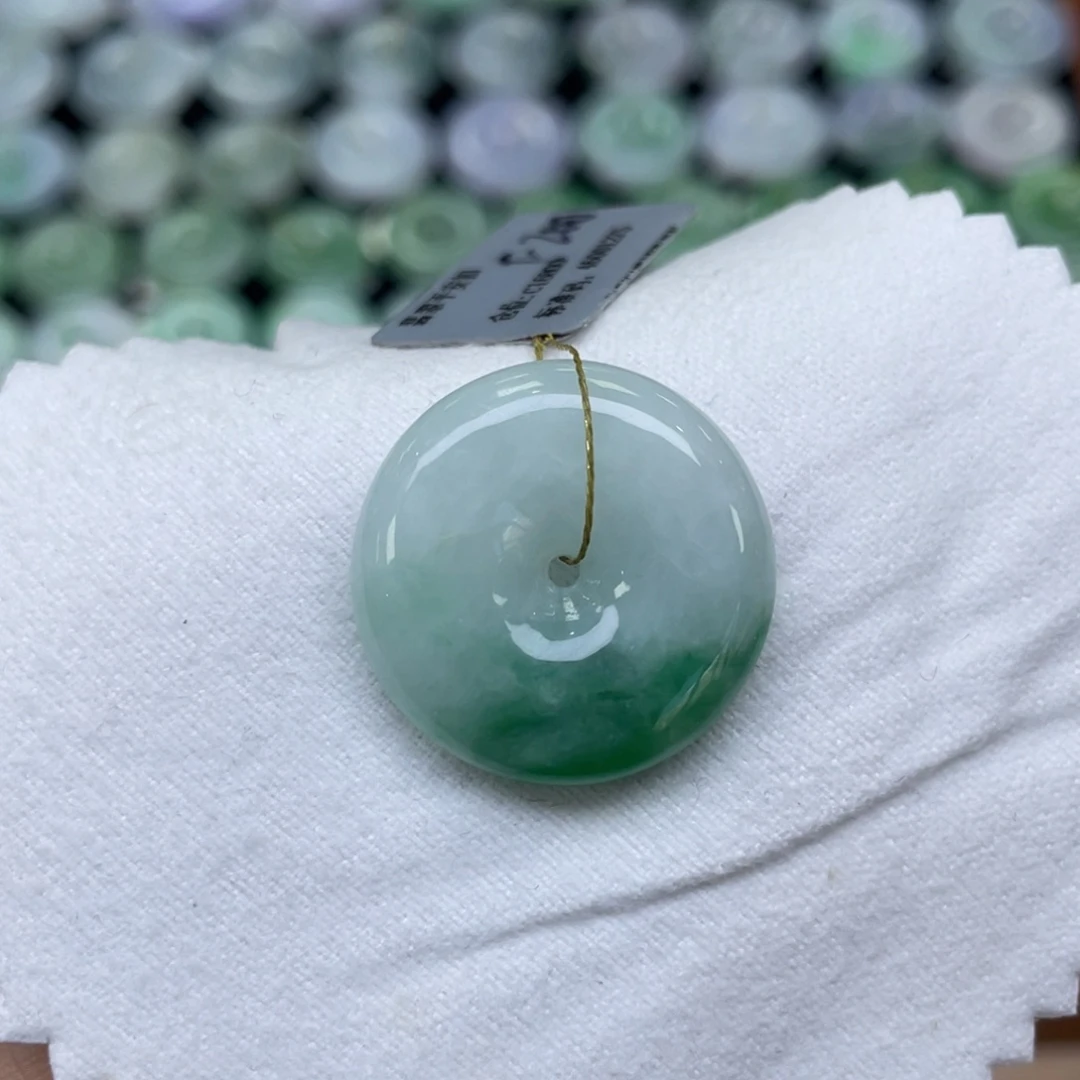 颈饰未镶嵌翡翠平安扣