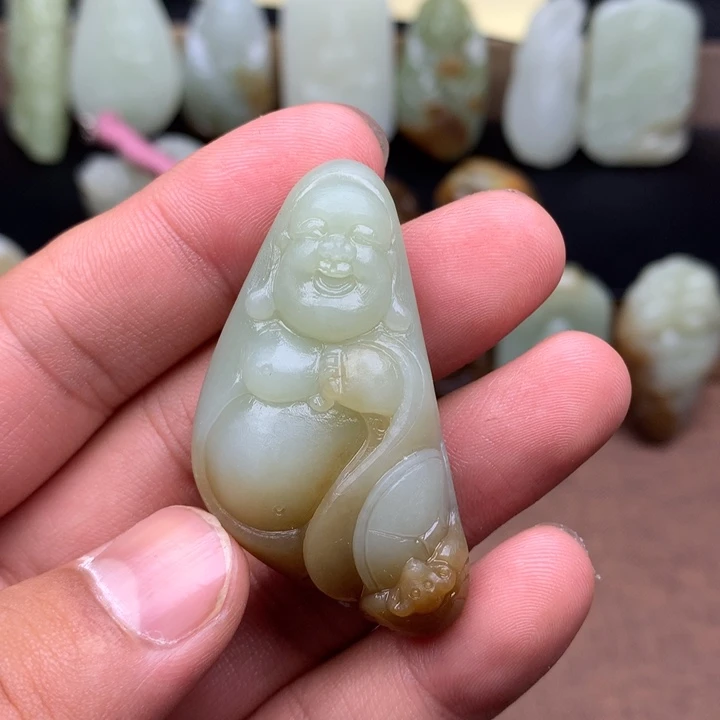 万***情和田玉（糖玉）未镶嵌颈饰