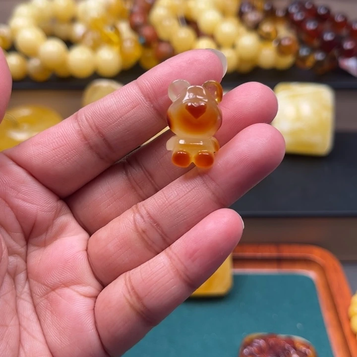 琥珀未镶嵌珠宝奇石M16号沁色小熊