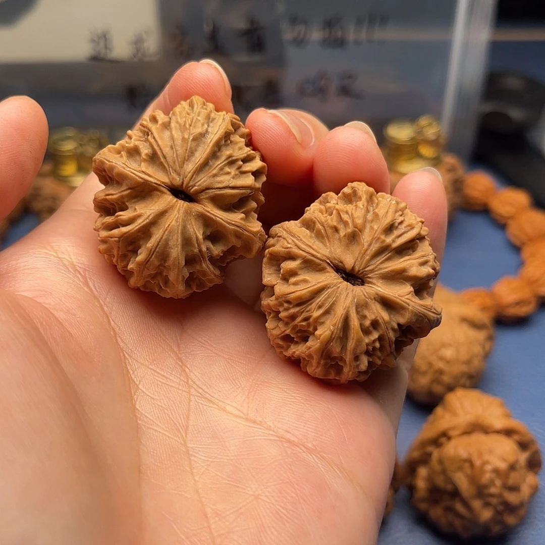 逍***遥文玩核桃吊坠红灯笼