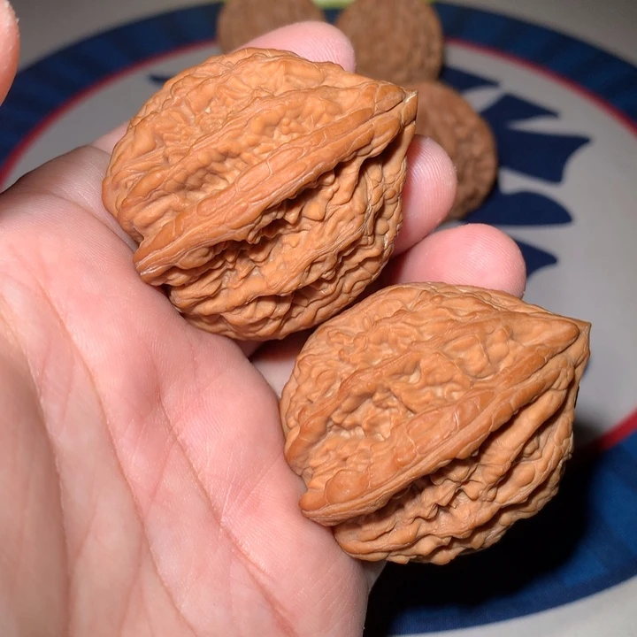 吊坠文玩核桃一代虎头王粉红皮40