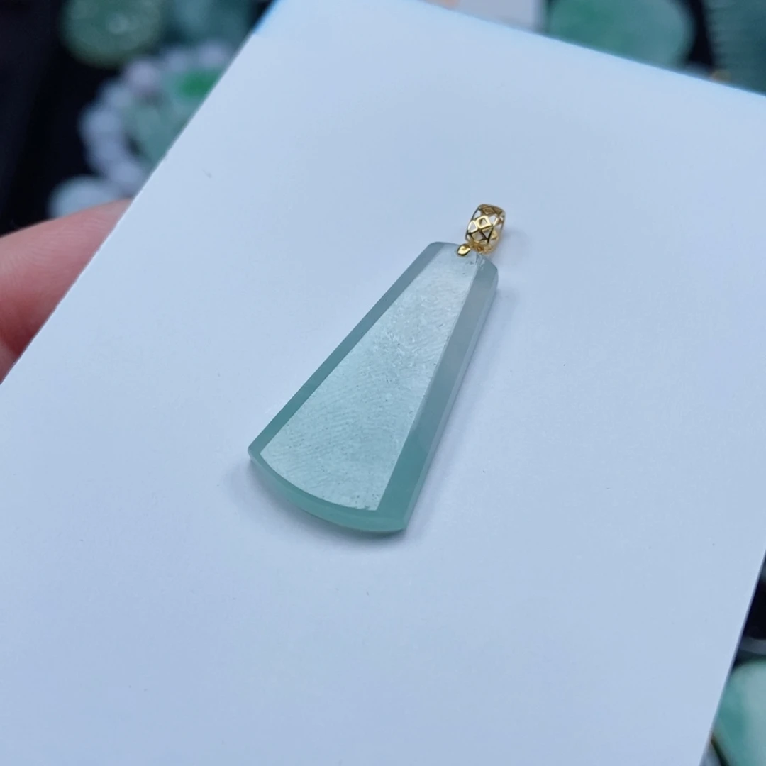 翡翠颈饰未镶嵌Z*无氏牌