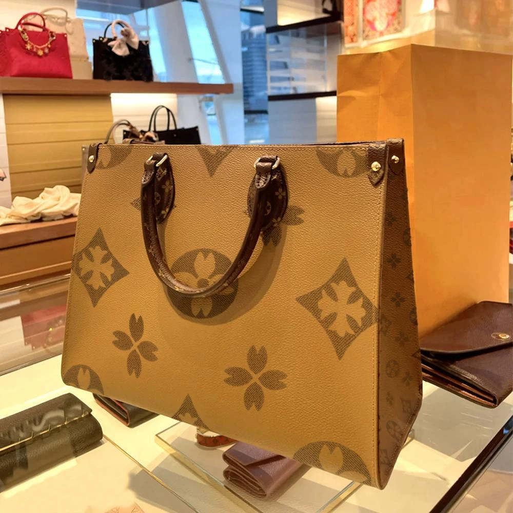 香港精选轻奢2025新款单肩女士高级质感大容量通勤老花手提托特包