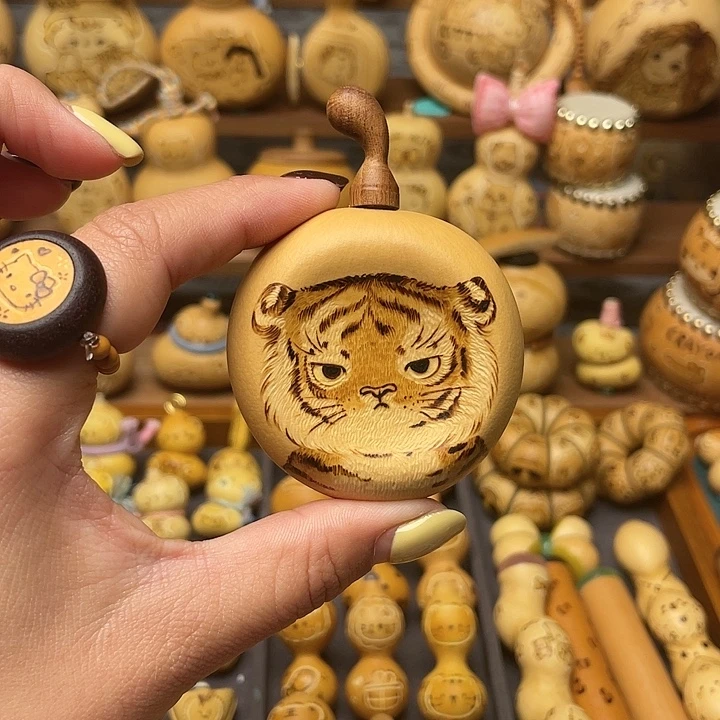 玻璃颈饰哈哈哈哈哈哈哈哈哈