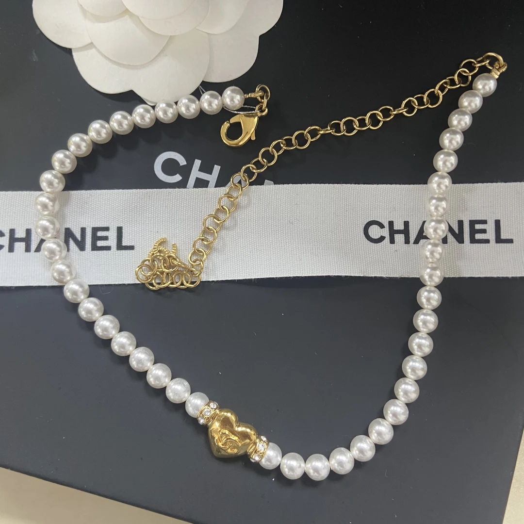未使用 Chanel/香奈儿 经典 时尚 浓金色桃心 珍珠锁骨链项链