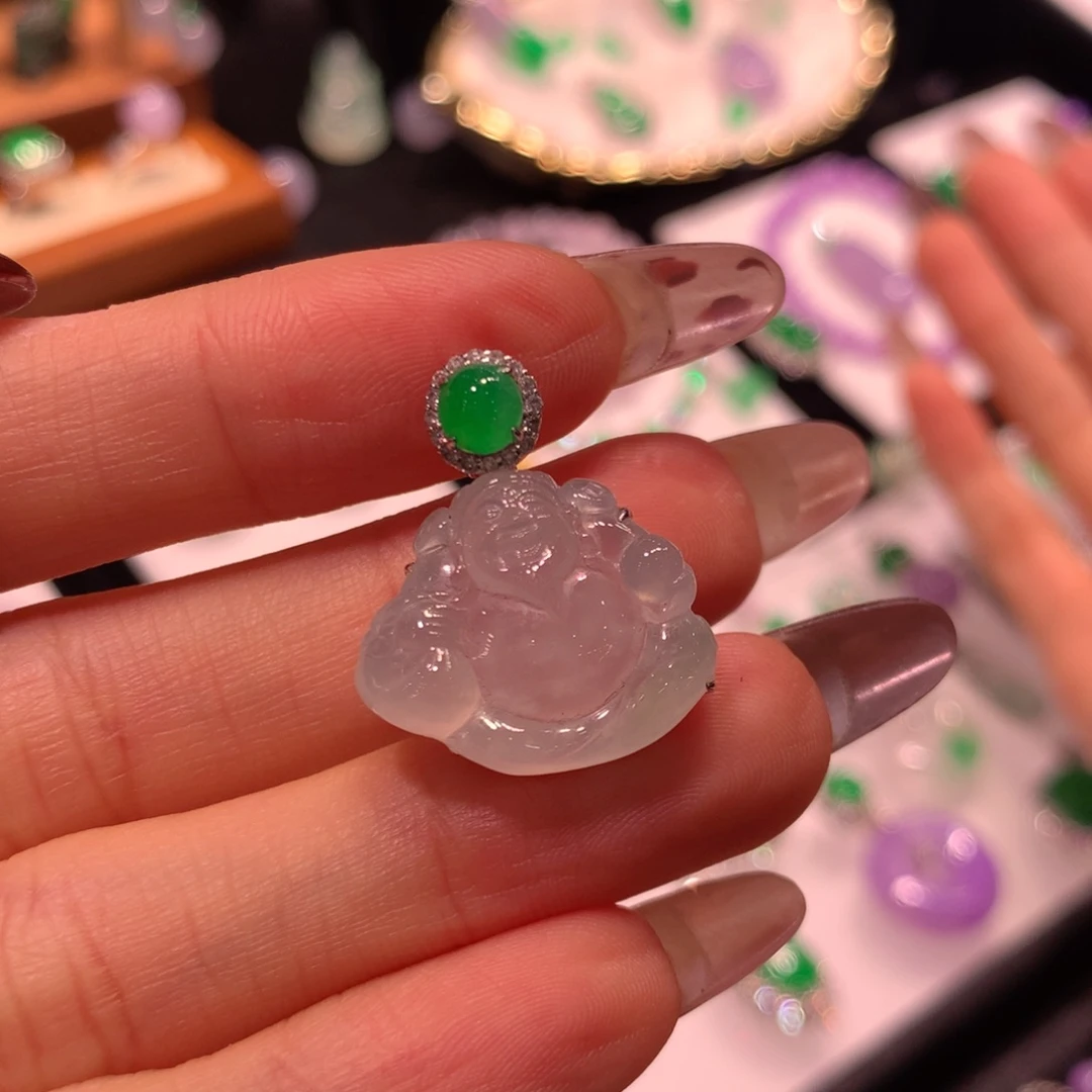 颈饰18K金镶嵌翡翠