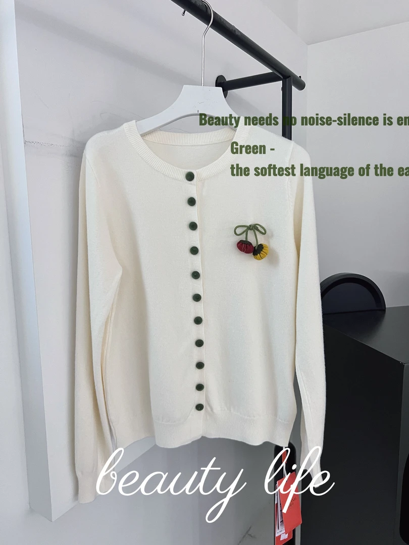 【Q-xyy服饰】时尚长袖小花上衣 7015