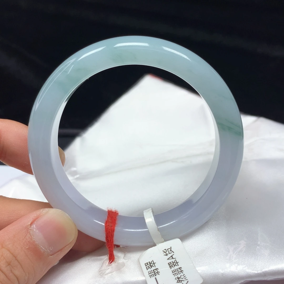 翡翠手镯（圆镯）未镶嵌53.6