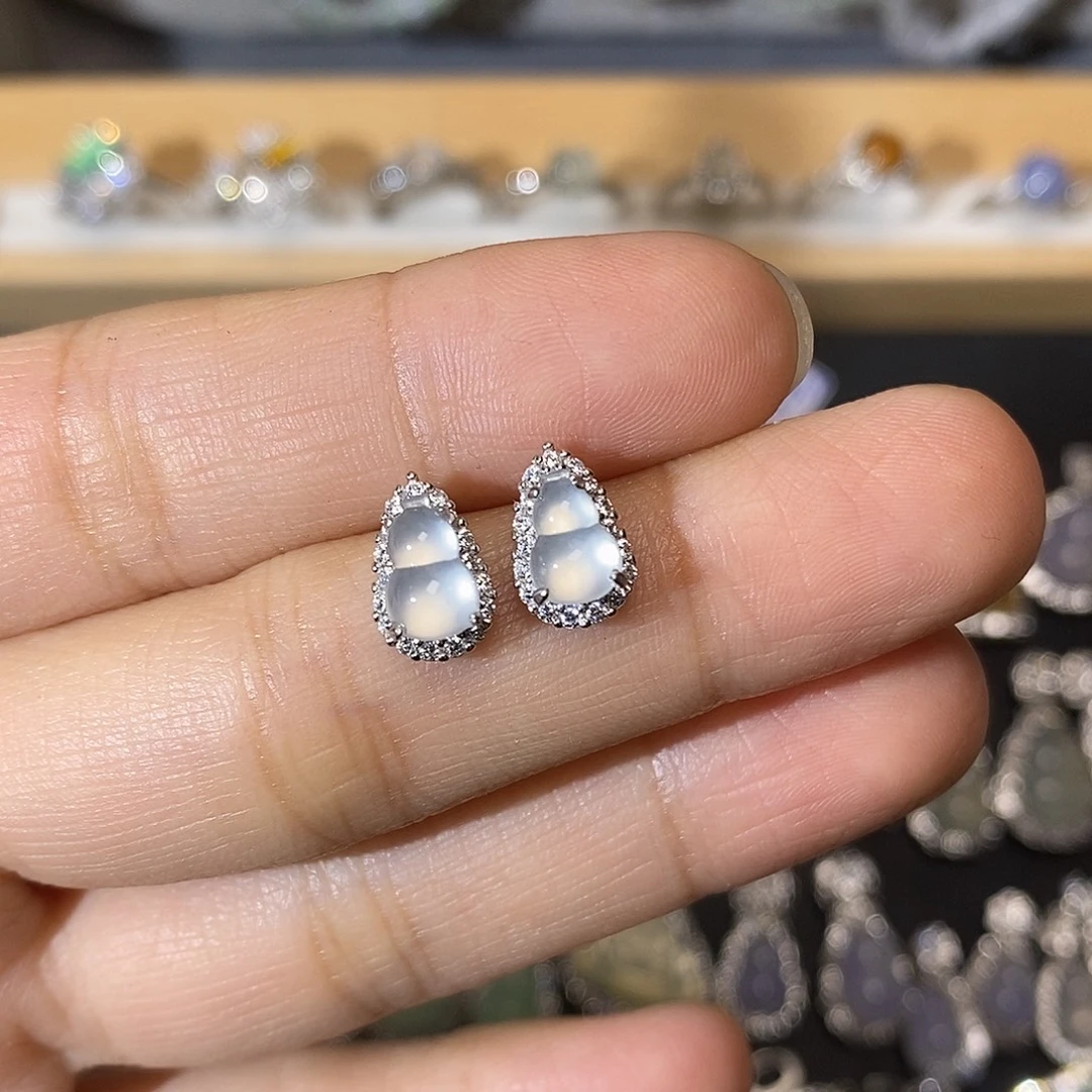 快***猫翡翠未镶嵌颈饰翡翠