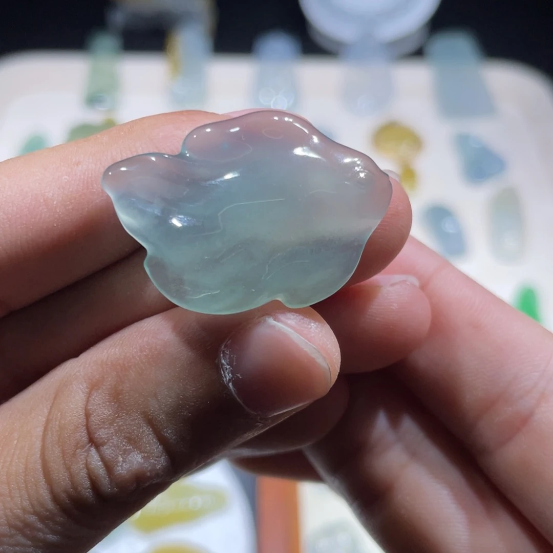 颈饰未镶嵌翡翠随形鱼