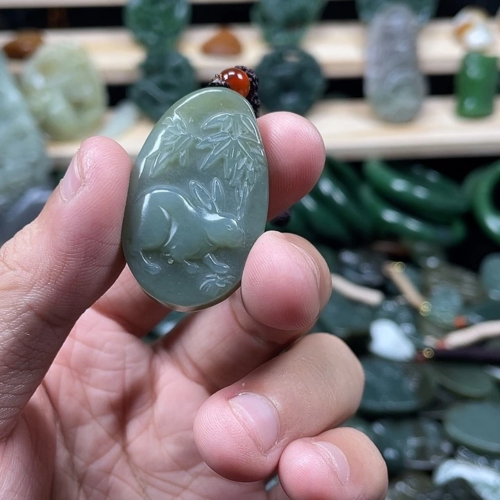 和田玉未镶嵌挂件