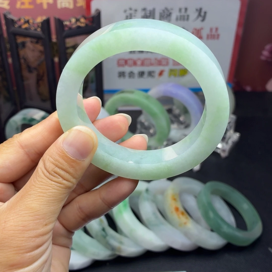 美***乐定制翡翠未镶嵌翡翠手镯