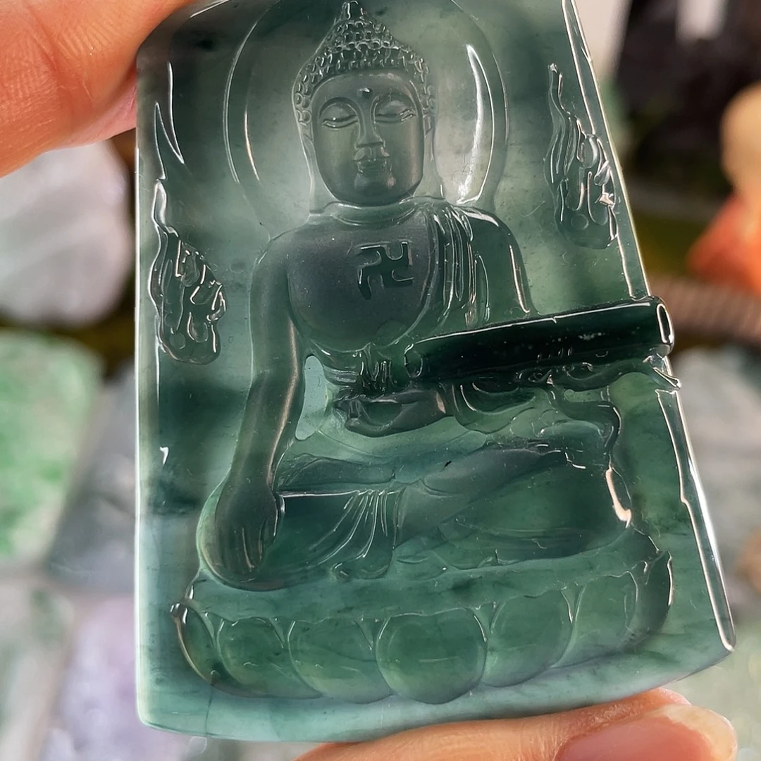 翡翠未镶嵌颈饰牌子