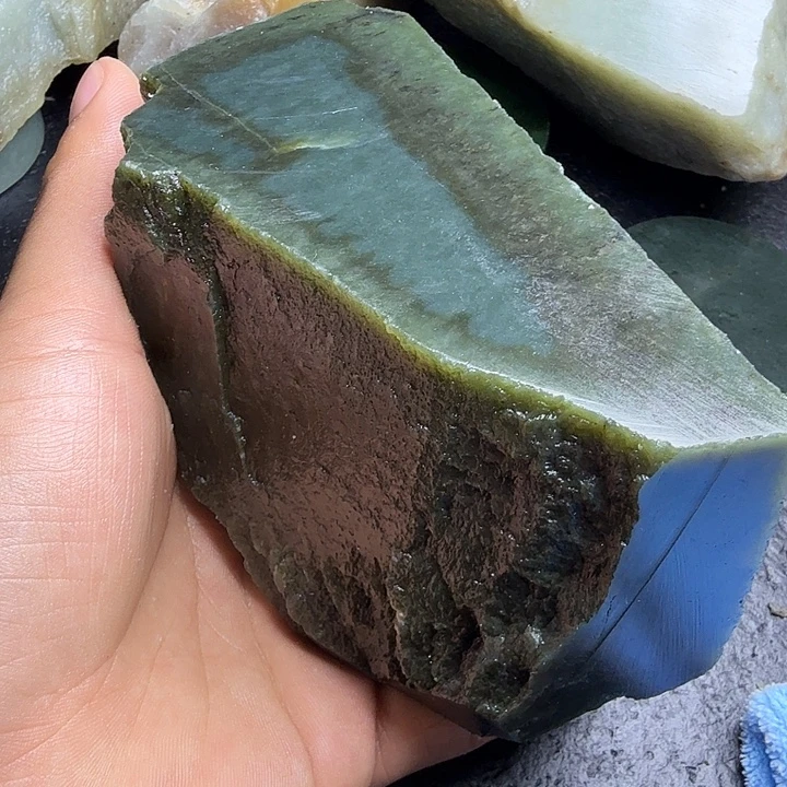 和田玉（糖玉）未镶嵌珠宝奇石