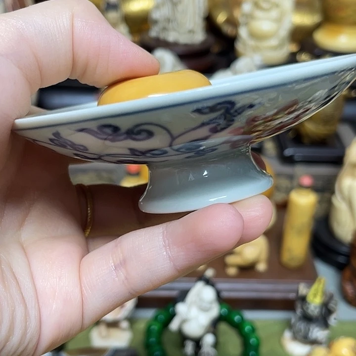 一***啡瓷片精致雕刻工艺品