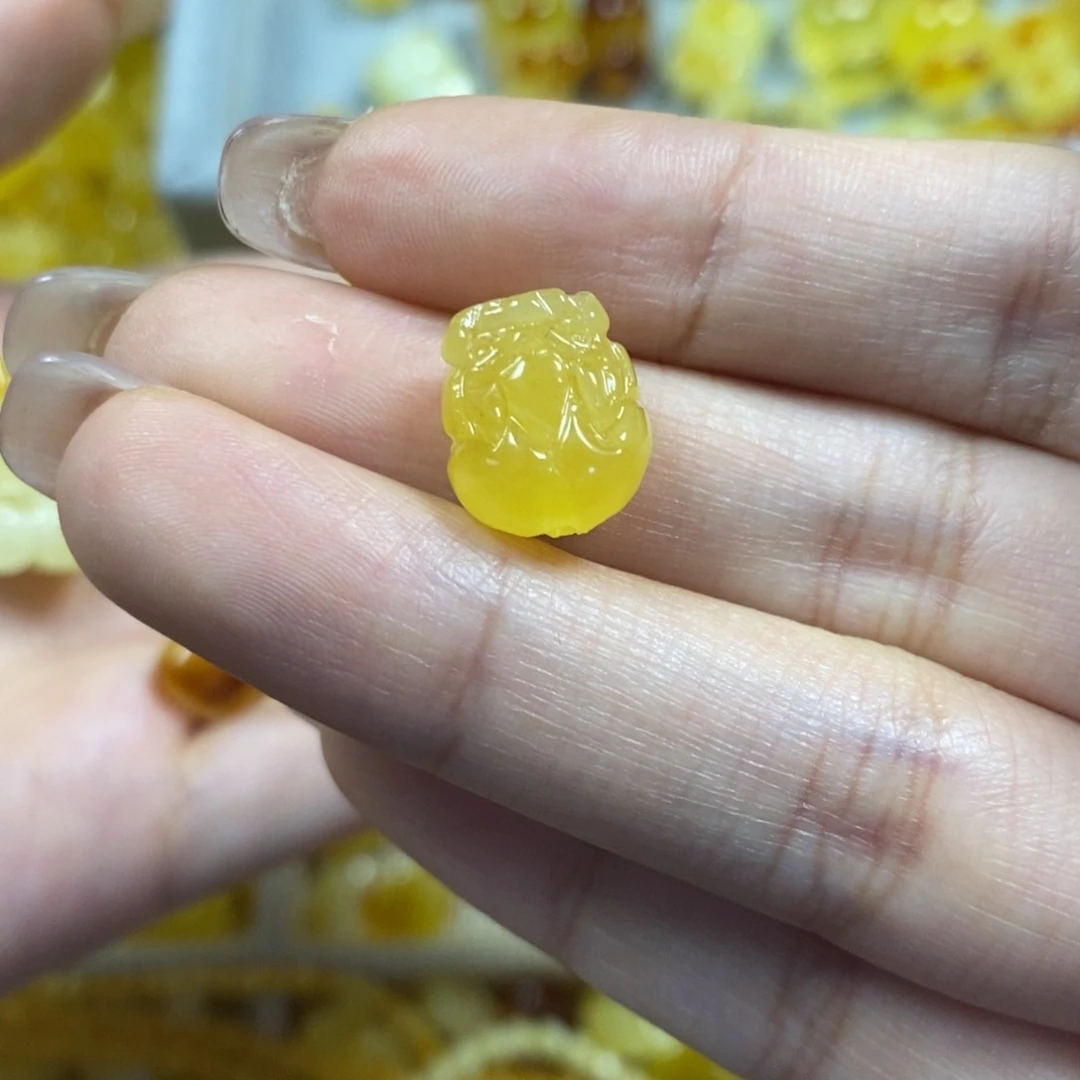 未镶嵌琥珀裸石遇***见貔貅