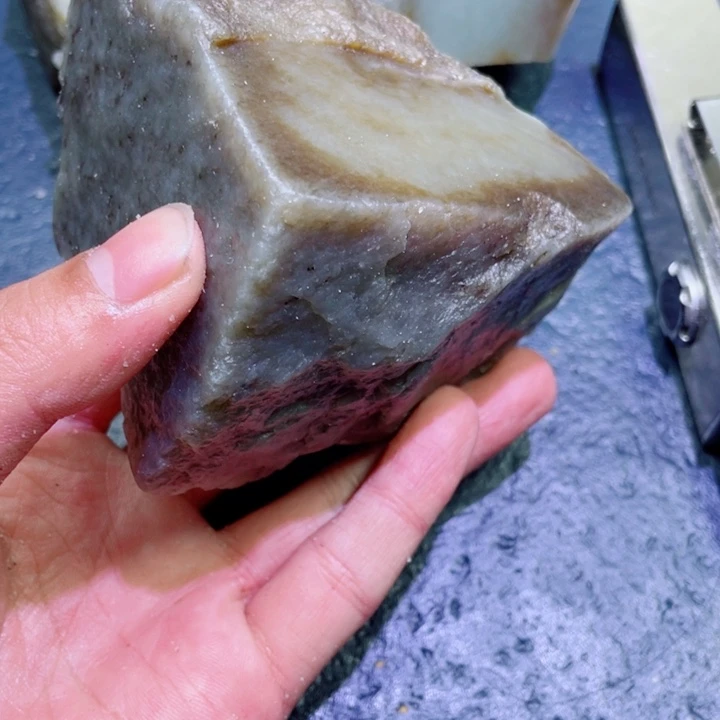 和田玉未镶嵌珠宝半成品