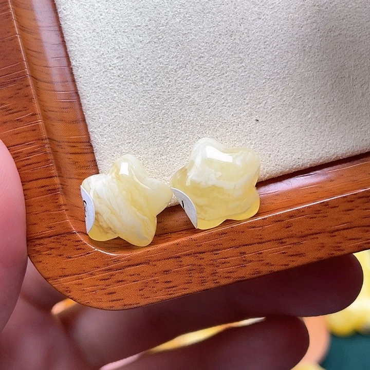 琥珀裸石未镶嵌蜜蜡