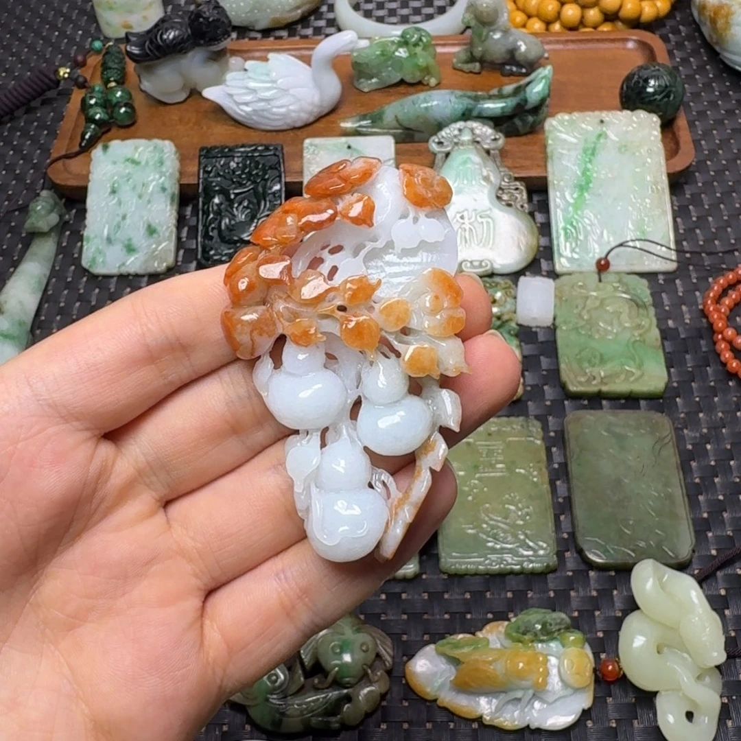 舒***！颈饰未镶嵌翡翠翡翠颈饰未镶嵌