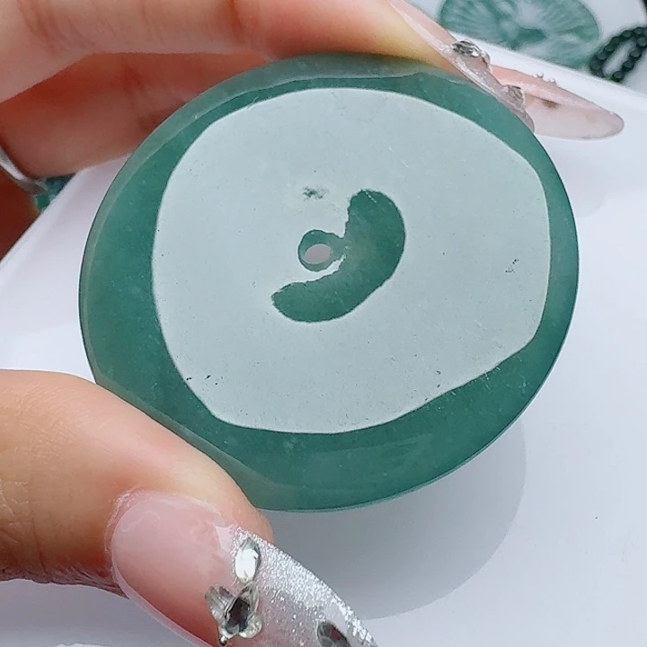 翡翠未镶嵌颈饰天然的A货翡翠多样性发其一