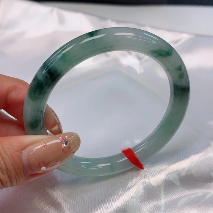 翡翠手镯（圆镯）未镶嵌