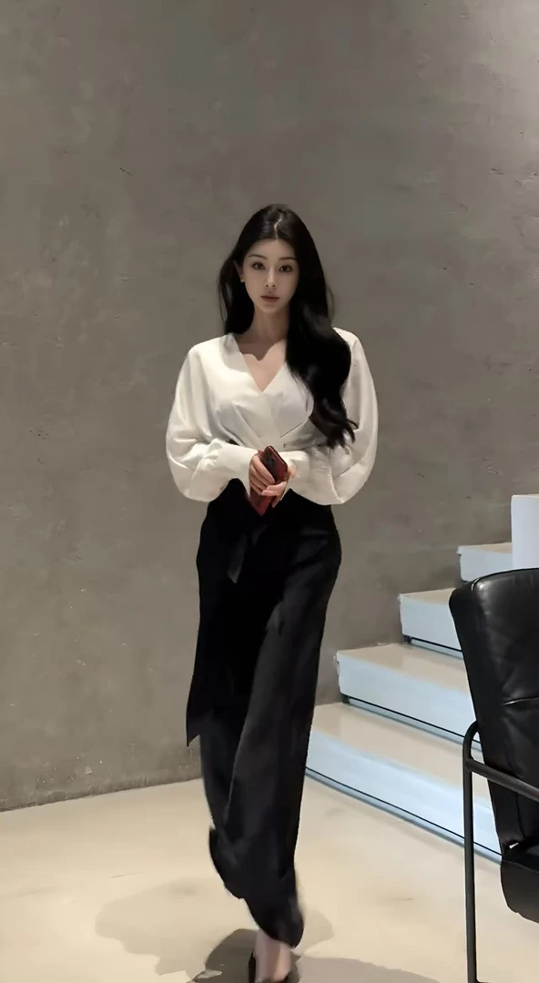 赫本小姐撞色V领蝙蝠袖气质衬衫绑带收腰长袖+黑色半身裙套装
