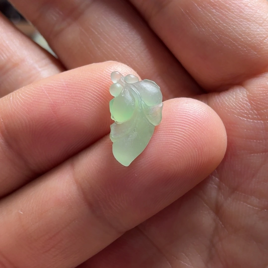 定制翡翠未镶嵌锦鲤