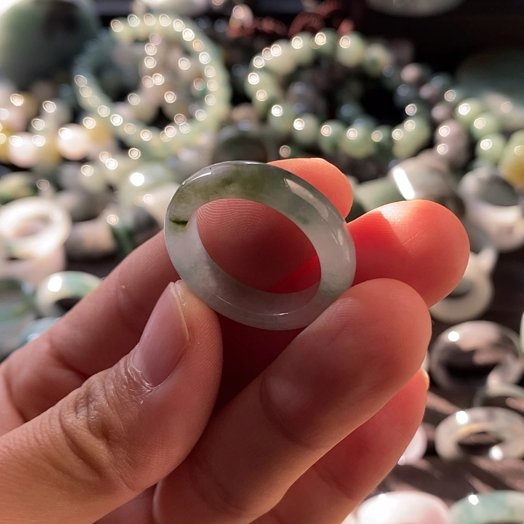 翡翠未镶嵌戒指翡翠