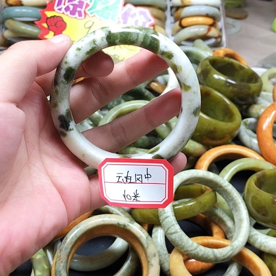 未镶嵌蛇纹石玉手镯云**中