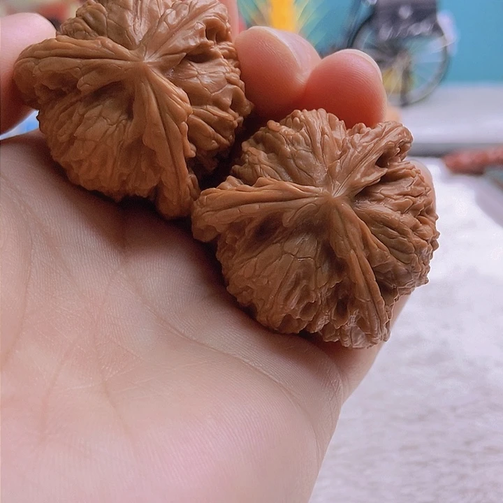 把件文玩核桃?****.三棱