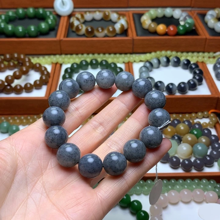 和田玉手串未镶嵌