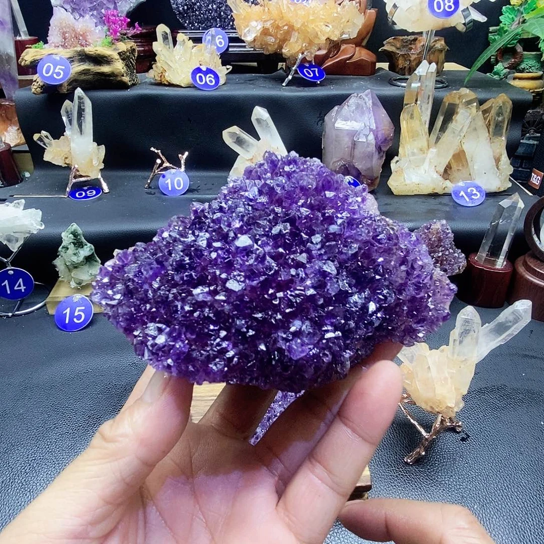 石材紫水晶摆件，