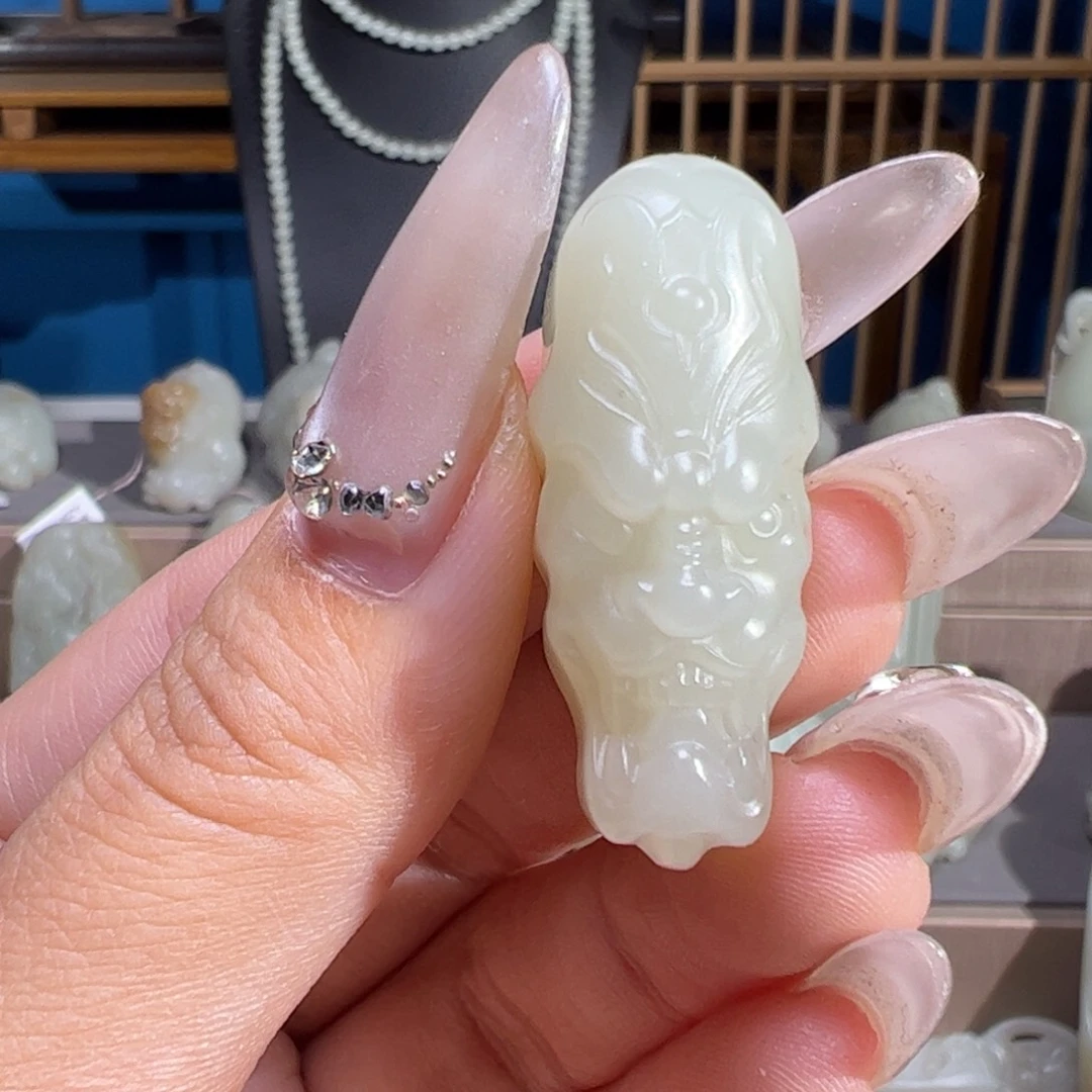 和田玉（糖玉）未镶嵌颈饰