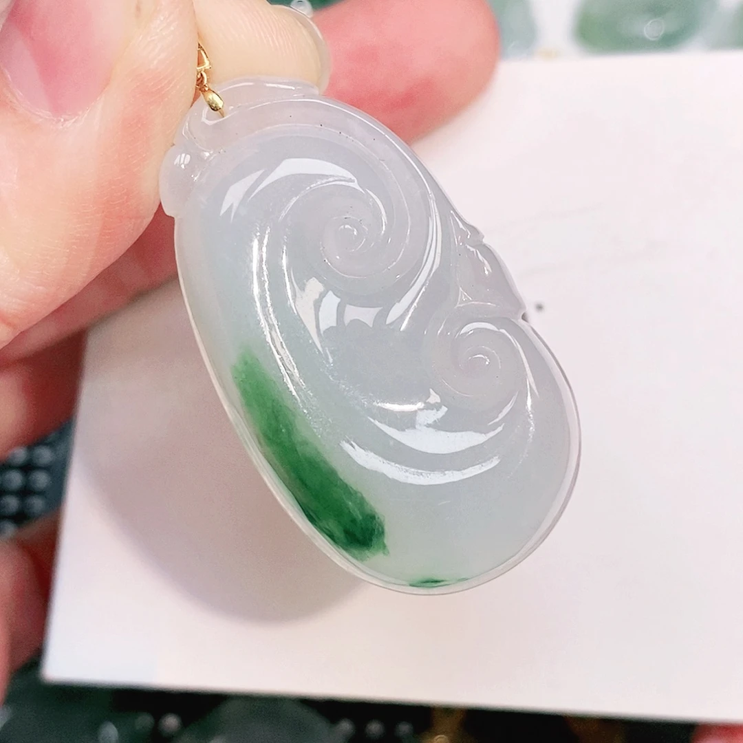 翡翠18K金镶嵌颈饰