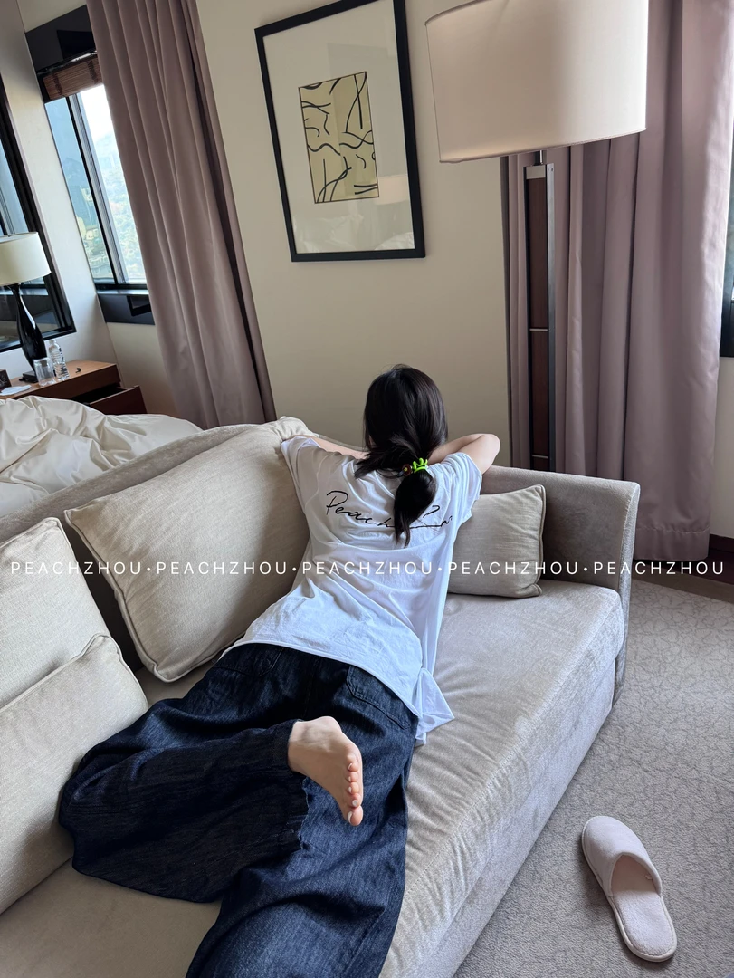 『PEACHZHOU』新疆棉徽标印花卷边宽松圆领阔版短袖休闲慵懒中性T恤