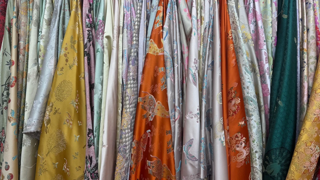 提花小花朵裙子面料（国风限购）（不支持7天无理由退换）