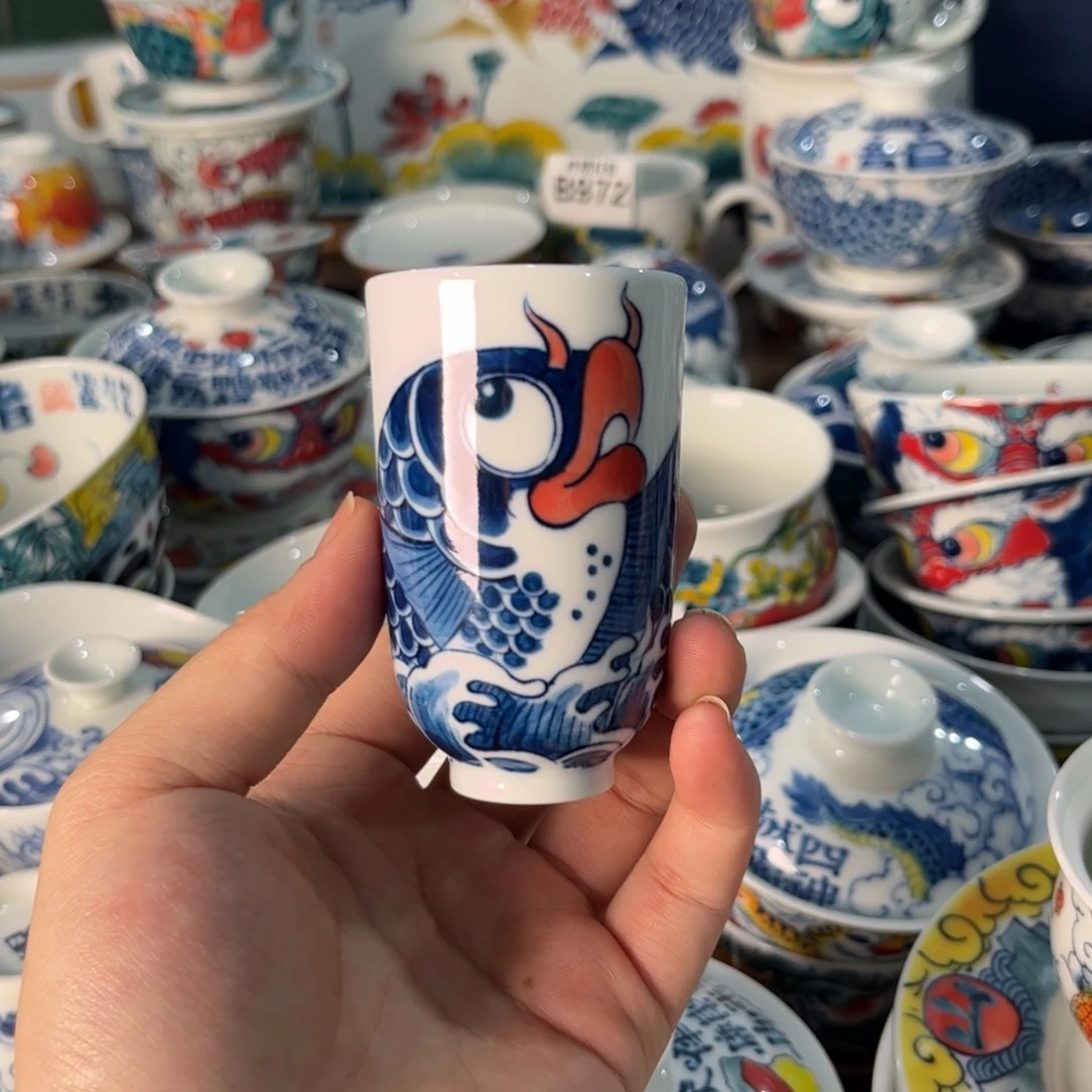 龙鱼手绘闻香杯子