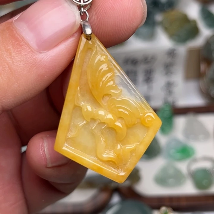 颈饰未镶嵌翡翠蝴蝶