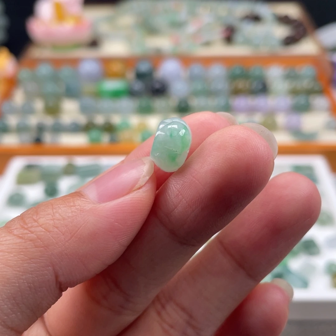 翡翠散珠天然缅甸翡翠a货飘金丝绿莲花珠10.2×6.7