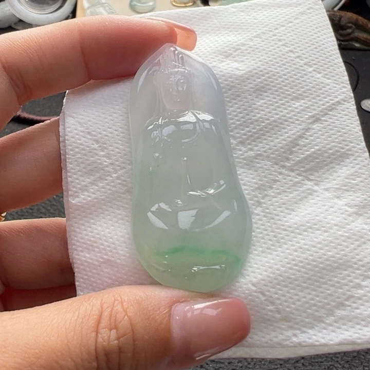 鲜***陈翡翠未镶嵌颈饰天然A货缅甸翡翠