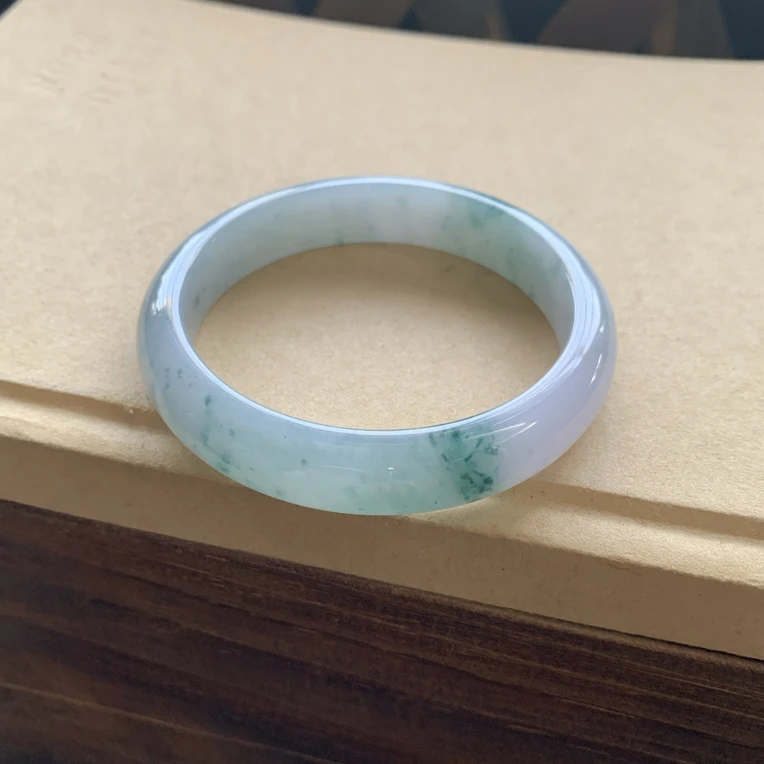 冰胶细腻飘花手镯，天然翡翠缅A，圈口59-12.7-8.1，完美！
