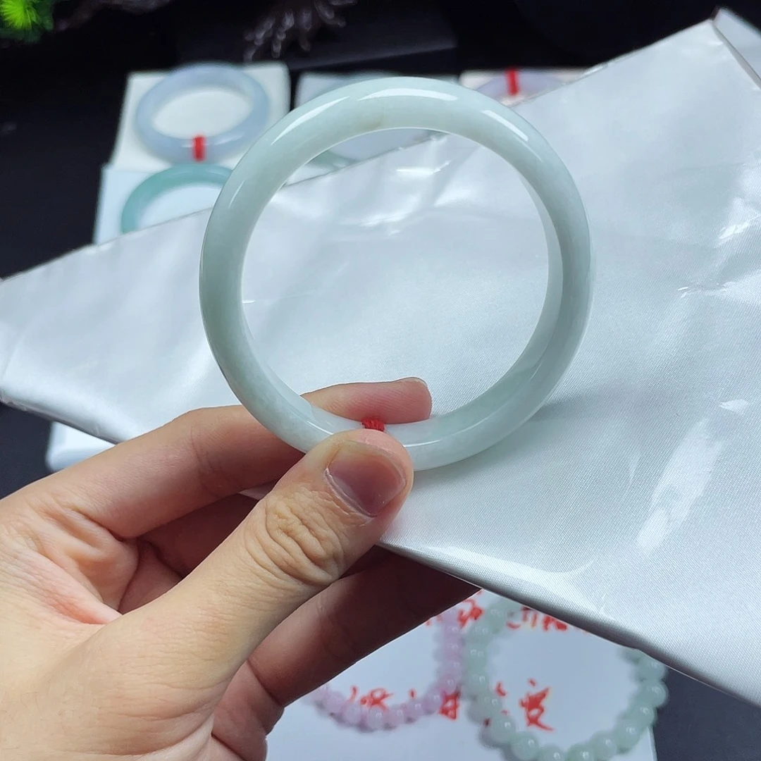 翡翠手镯未镶嵌天然翡翠手镯